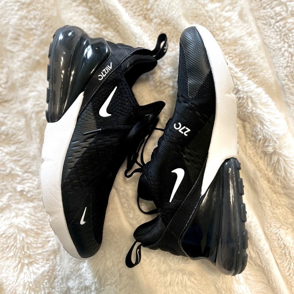 Women’s Nike Air Max 270. Size 9. Brand new, worn twice.
